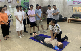 飛鷹救護(hù)隊?wèi)?yīng)邀對德崧企業(yè)管理層及辦公室人員開展應(yīng)急救護(hù)知識培訓(xùn)！